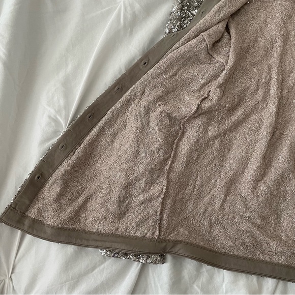 Express Relaxed Sequin Shirt - Picture 7 of 8